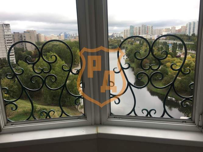 кованая решетка на окно